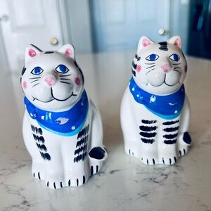 Vintage 90’s Coco Dowley ceramic cat salt & pepper shaker black & white